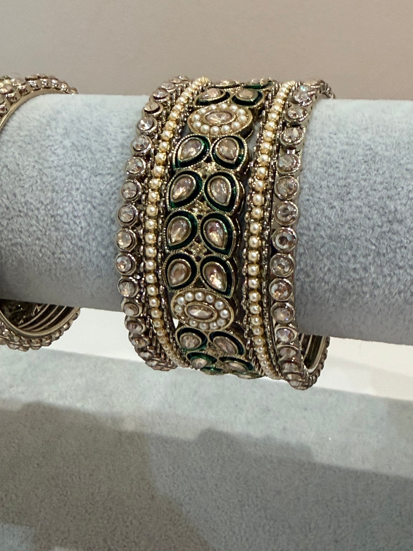 Antik Gold/ Green Metal Bangle-  (10-teilig)