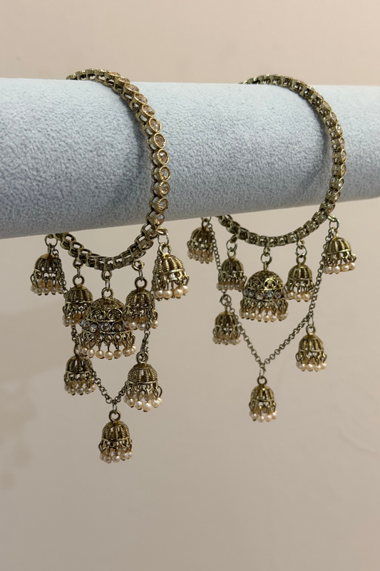 Antik-Gold Multiple Jhumka Bangles