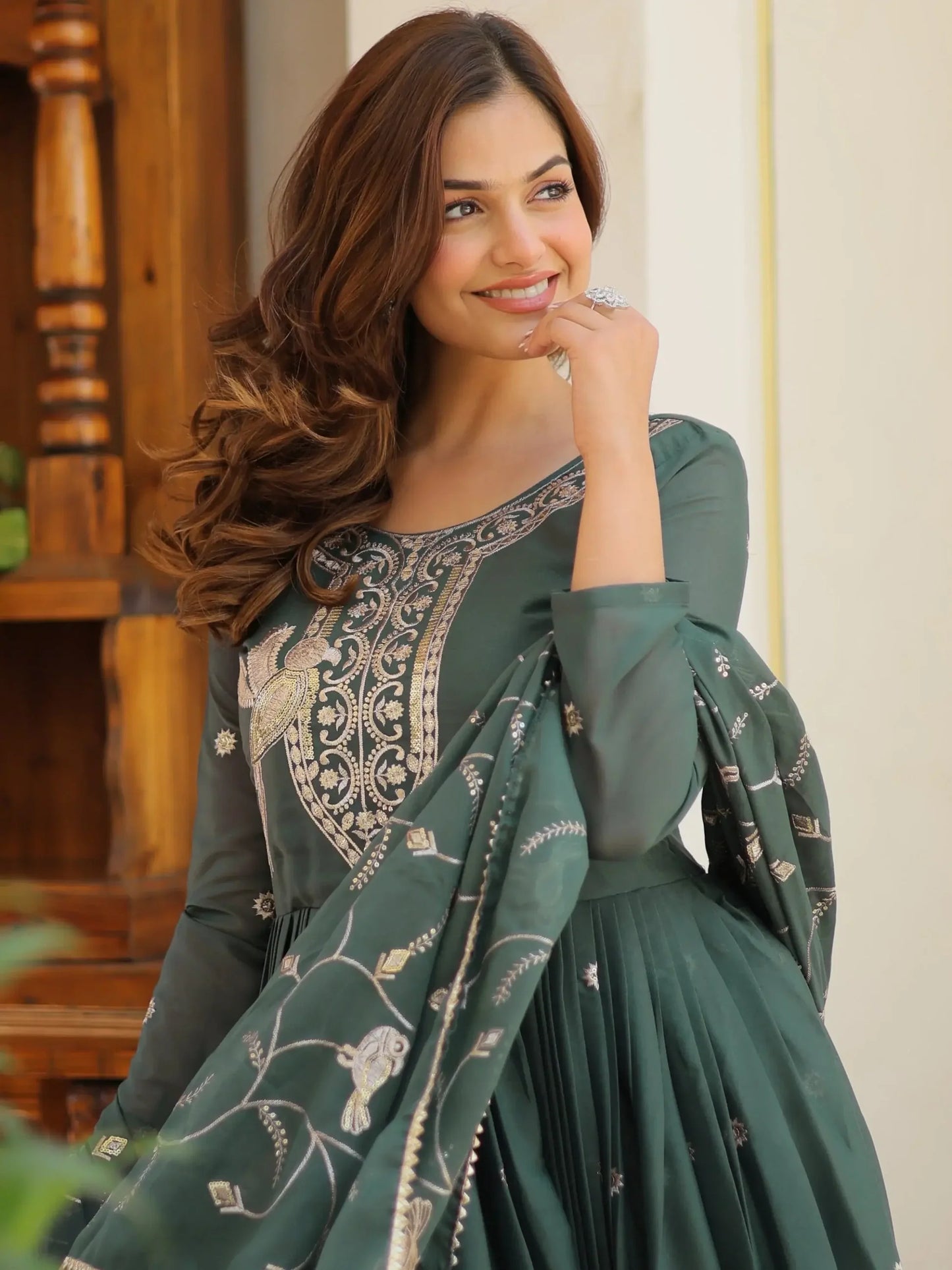 Elegantes Grünes Georgette Anarkali