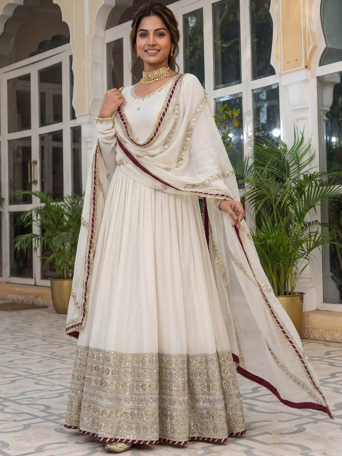 Elegantes Weißes Georgette Anarkali