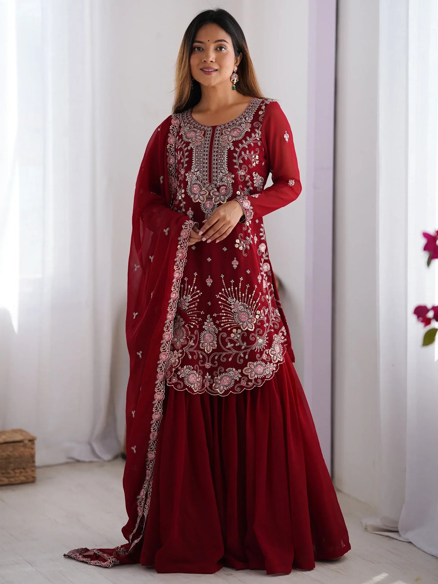 Elegantes Rotes Georgette Sharara-Set