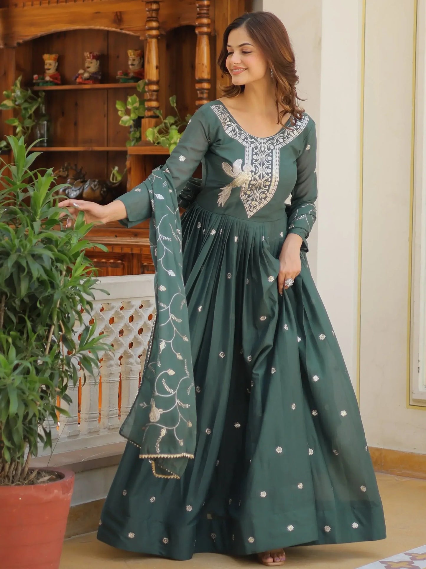 Elegantes Grünes Georgette Anarkali