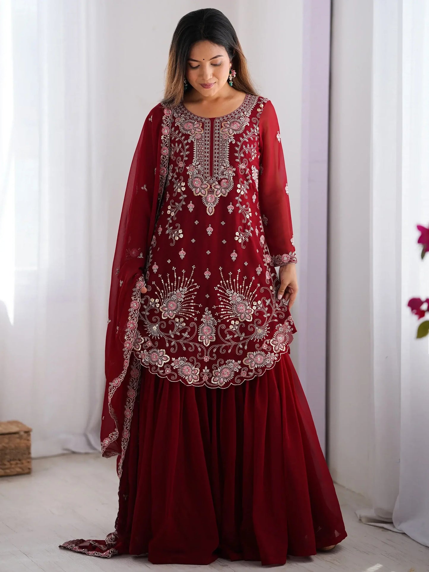 Elegantes Rotes Georgette Sharara-Set