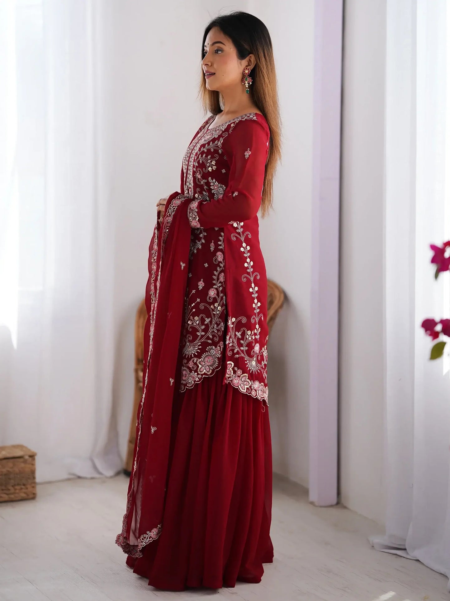 Elegantes Rotes Georgette Sharara-Set