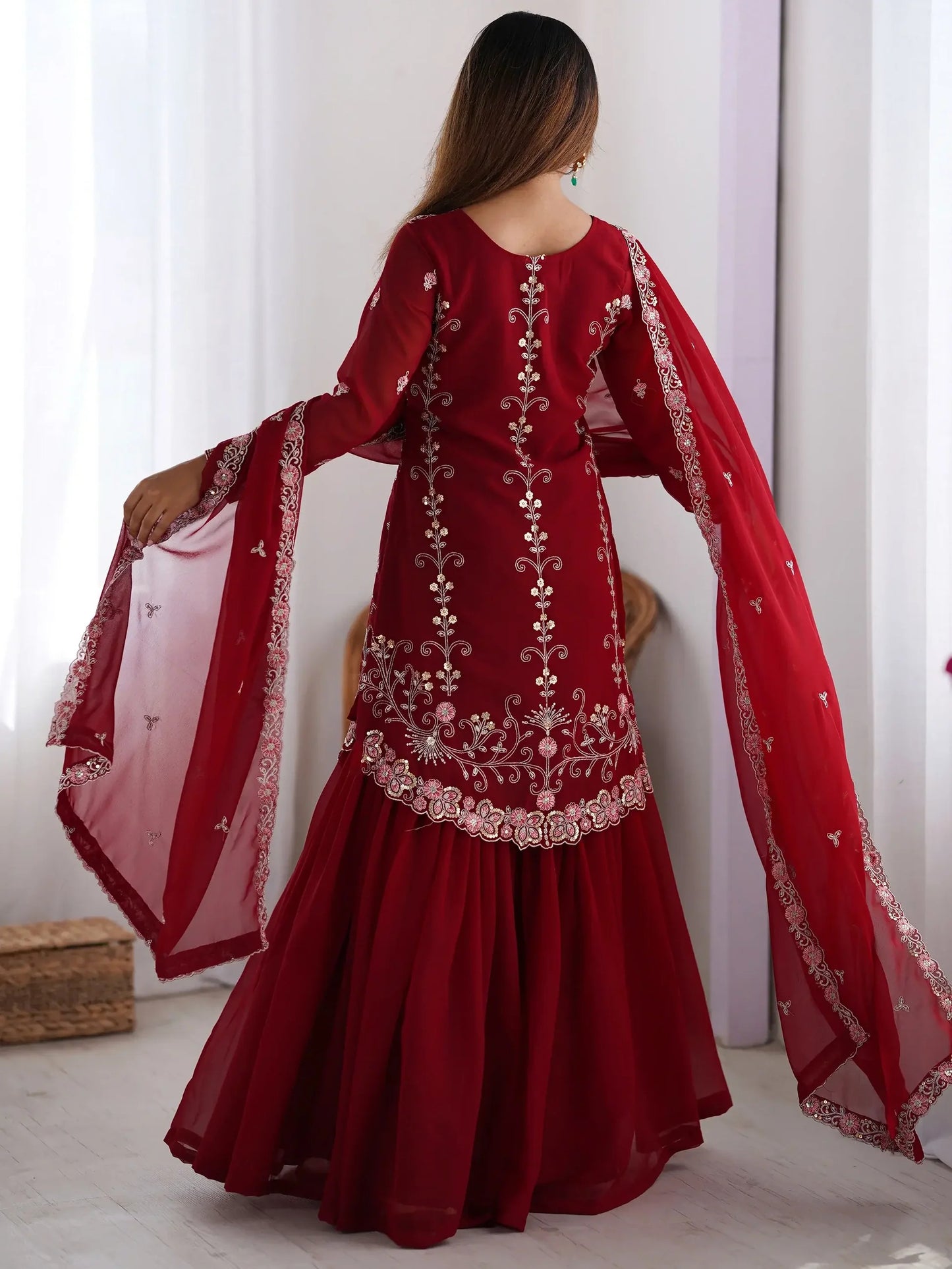 Elegantes Rotes Georgette Sharara-Set
